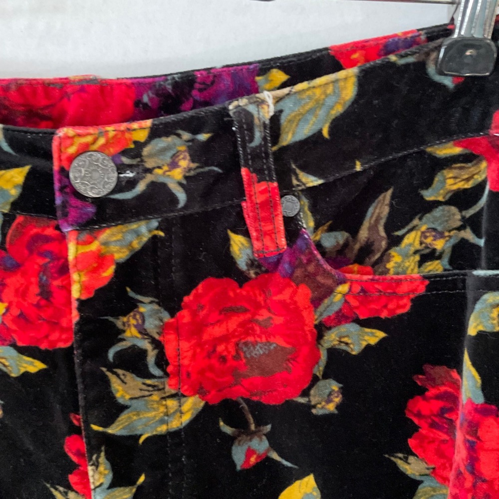 Soft Surroundings Black Floral Velvet Pants Women's Size 8 Red Rose Print - Picture 3 of 15